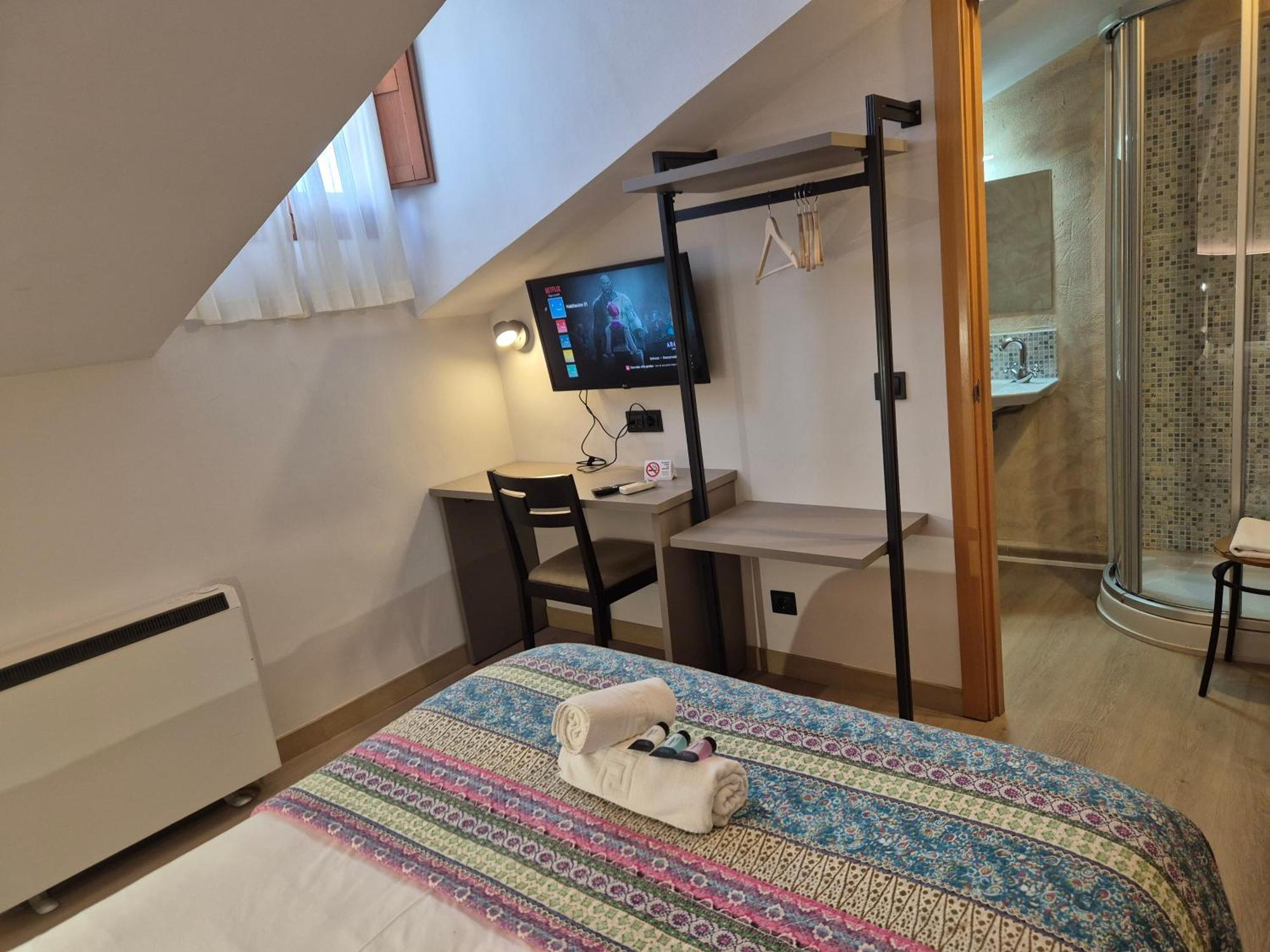 Hostal Bavieca Medinaceli Bagian luar foto